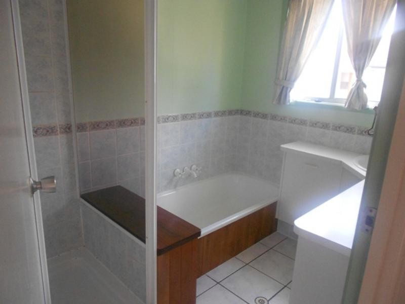 27 Karoonda Cres, Rochedale South QLD 4123