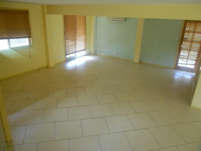 27 Karoonda Cres, Rochedale South QLD 4123