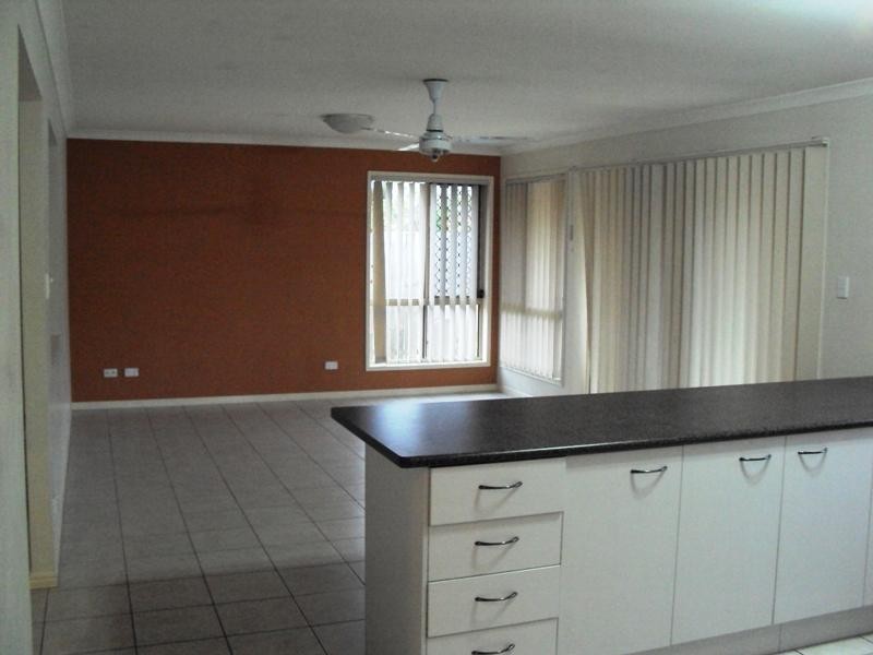 61 Watarrka  Dr, Parkinson QLD 4115