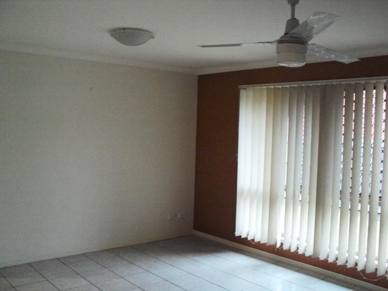 61 Watarrka  Dr, Parkinson QLD 4115