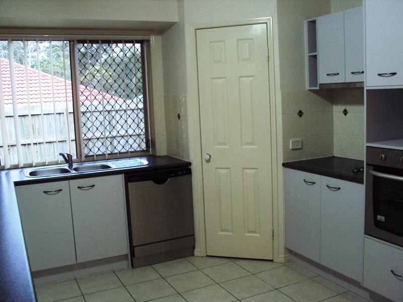 61 Watarrka  Dr, Parkinson QLD 4115