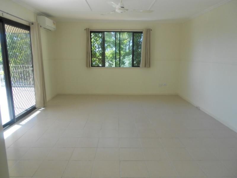 17 Law  St, Redbank QLD 4301