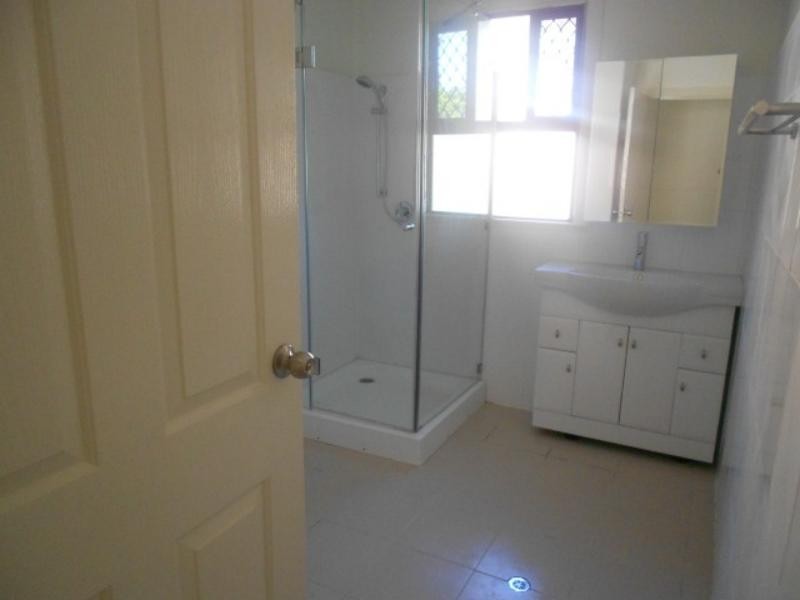 17 Law  St, Redbank QLD 4301