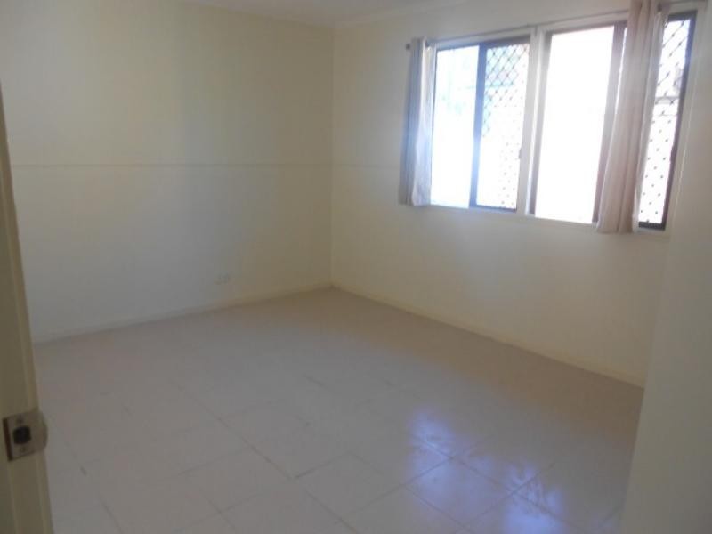 17 Law  St, Redbank QLD 4301