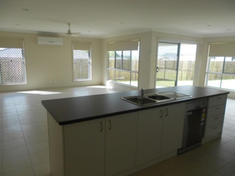 12 Stanbury Dr, Goodna QLD 4300