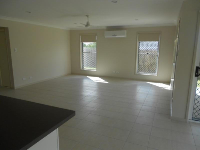 12 Stanbury Dr, Goodna QLD 4300