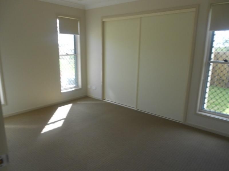 12 Stanbury Dr, Goodna QLD 4300