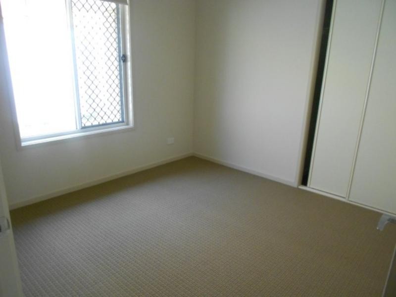 12 Stanbury Dr, Goodna QLD 4300