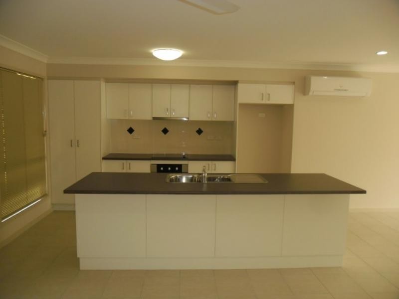 4 Bellflower Cres, Mount Cotton QLD 4165