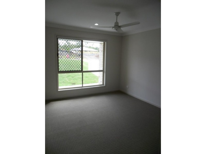 4 Bellflower Cres, Mount Cotton QLD 4165