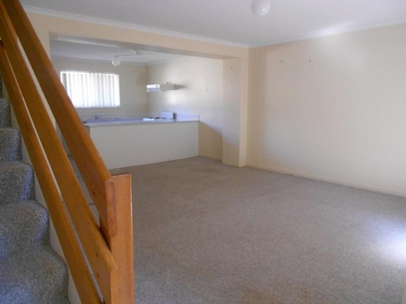 30/8 Briggs  Rd, Springwood QLD 4127