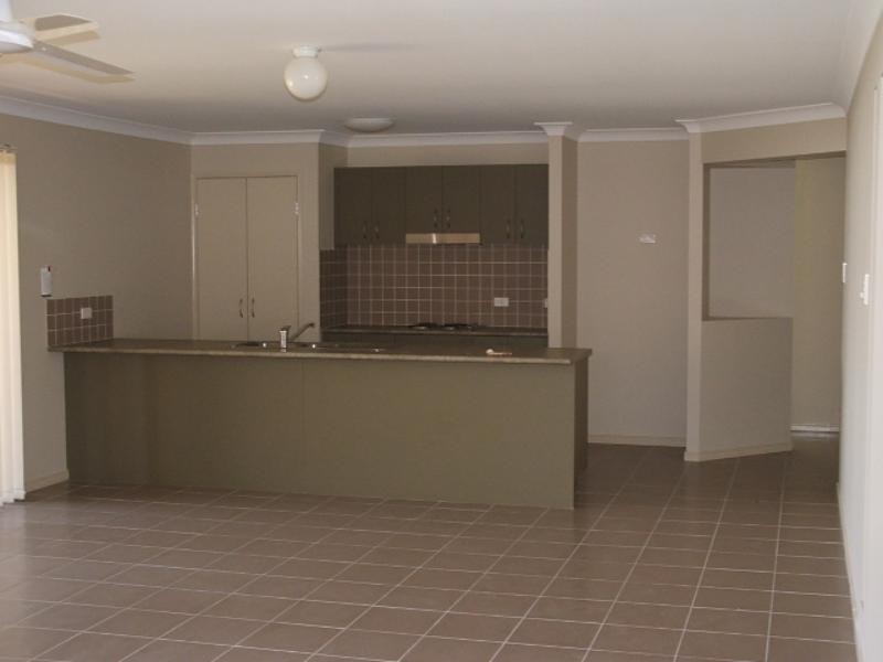 1 Plum  Ct, Redland Bay QLD 4165