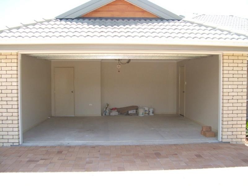1 Plum  Ct, Redland Bay QLD 4165