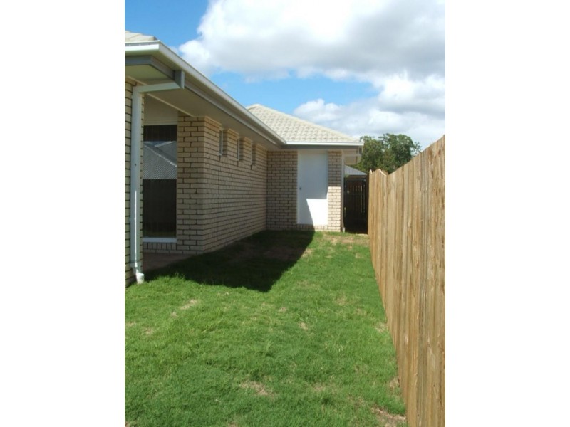 1 Plum  Ct, Redland Bay QLD 4165