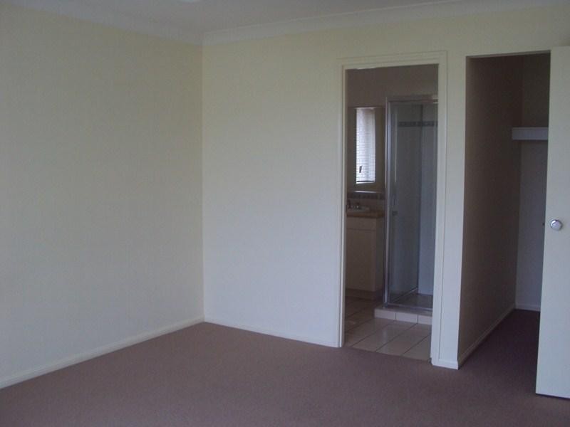 12 Overton St, Calamvale QLD 4116