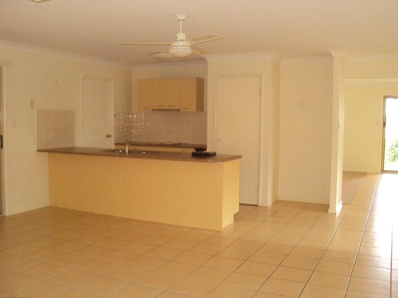 12 Overton St, Calamvale QLD 4116