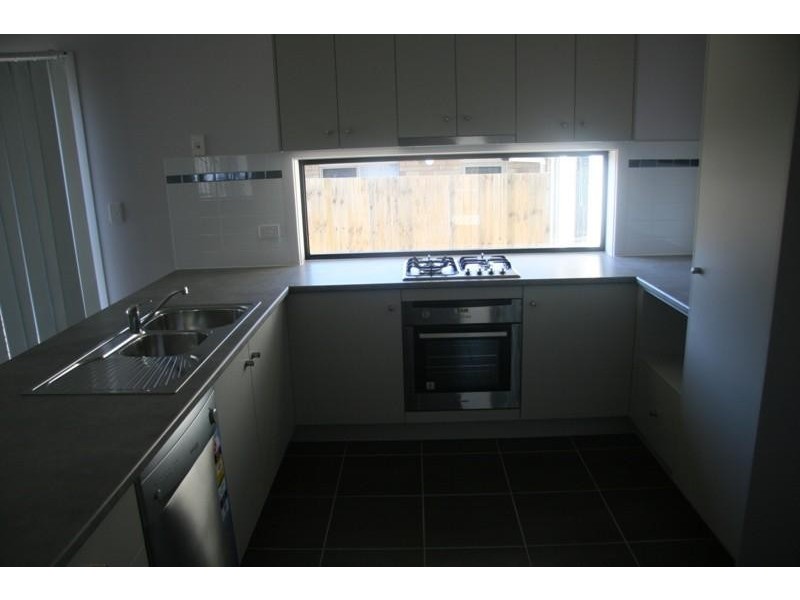 27  Coldstream Cct, Holmview QLD 4207