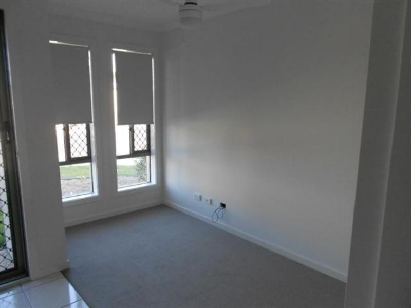 36 Piddington St, Redbank Plains QLD 4301