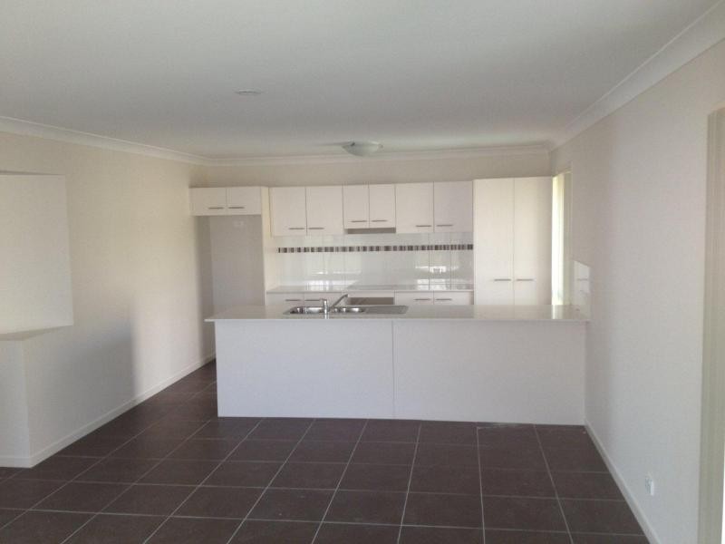 62 McLachlan  Cct, Pimpama QLD 4209