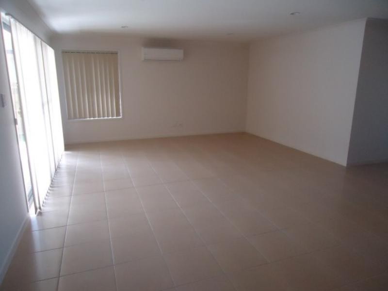 105 Central Green Dr, Narangba QLD 4504