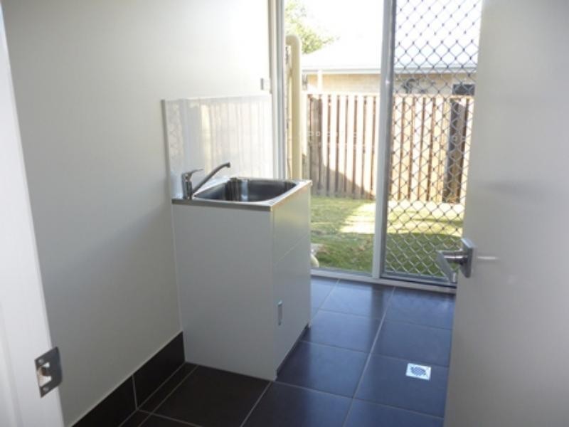 9 Lucy  Ct, Augustine Heights QLD 4300