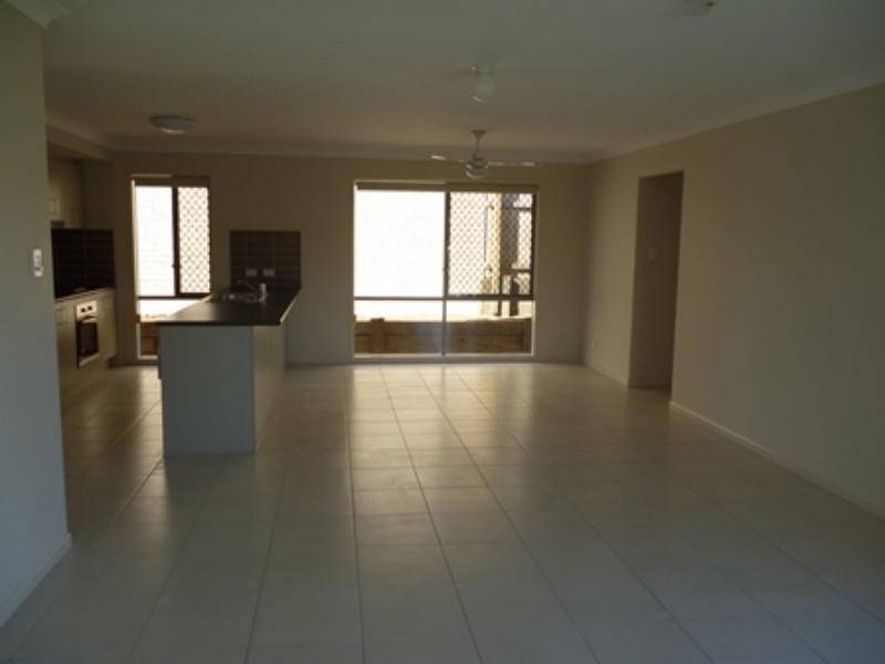 40 Peggy Cres, Redbank Plains QLD 4301