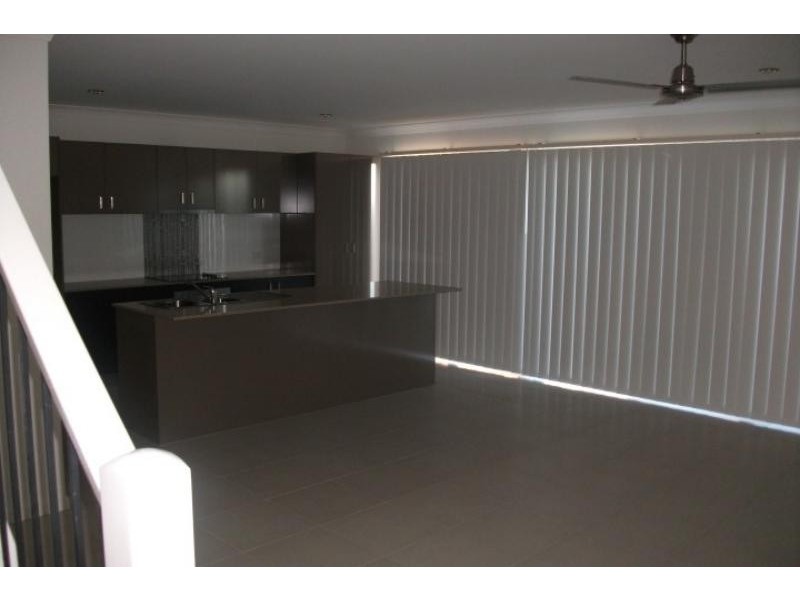 2/20 Wollumbin  Cres, Waterford QLD 4133