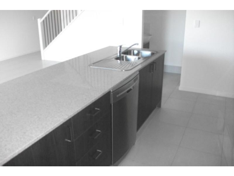 2/20 Wollumbin  Cres, Waterford QLD 4133