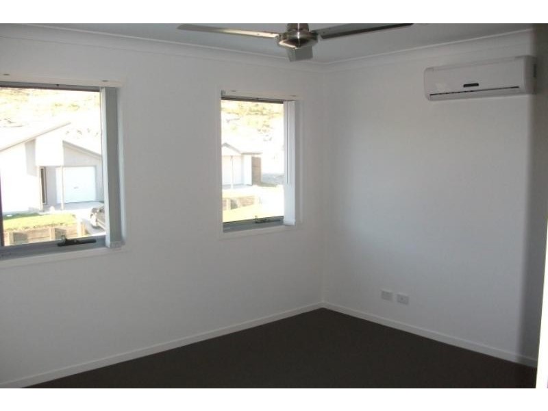 2/20 Wollumbin  Cres, Waterford QLD 4133