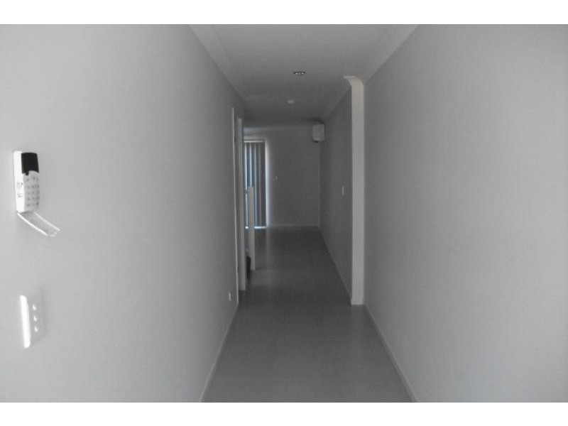 2/20 Wollumbin  Cres, Waterford QLD 4133