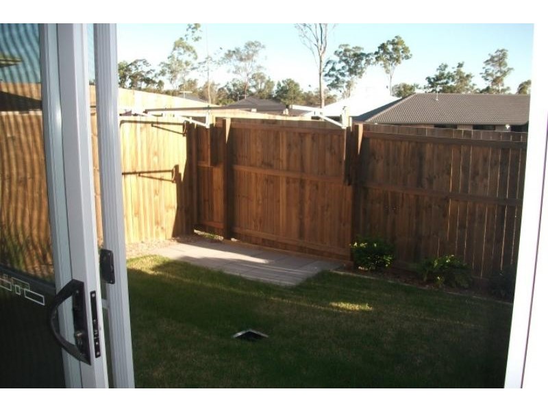 2/20 Wollumbin  Cres, Waterford QLD 4133