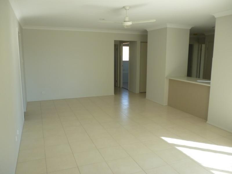 9 Renee St, Redbank Plains QLD 4301