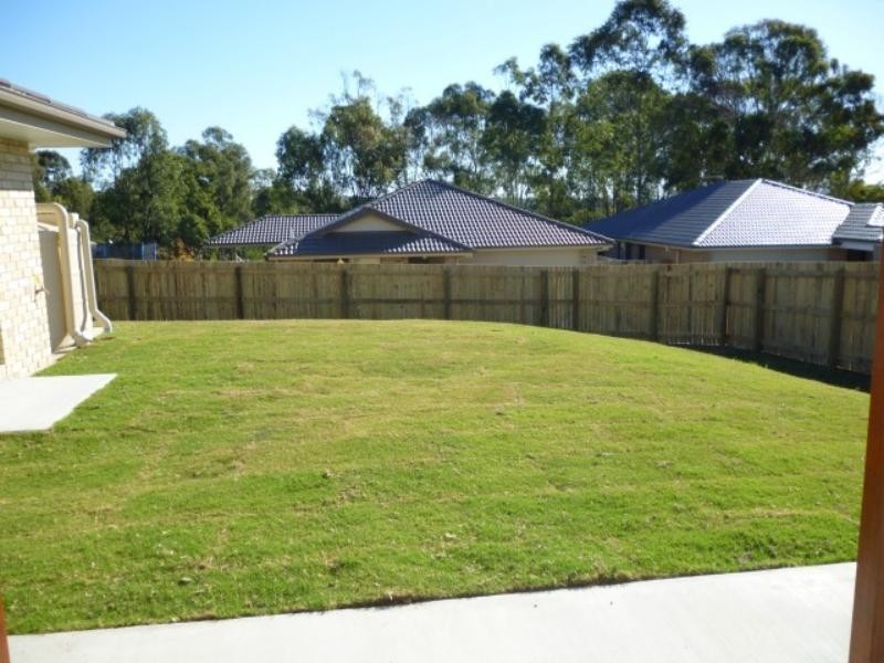 9 Renee St, Redbank Plains QLD 4301