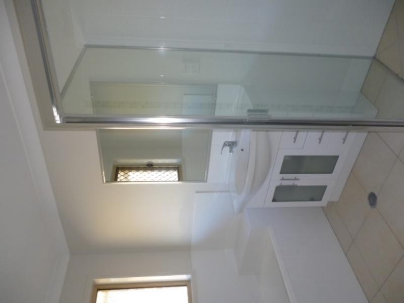 9 renee St, Redbank Plains QLD 4301