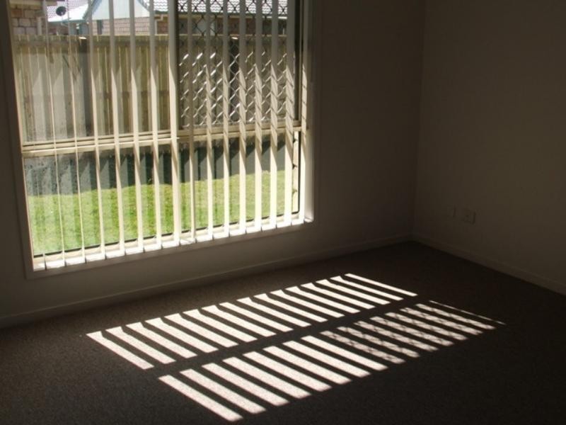 22 Lake Manchester  St, Logan Reserve QLD 4133