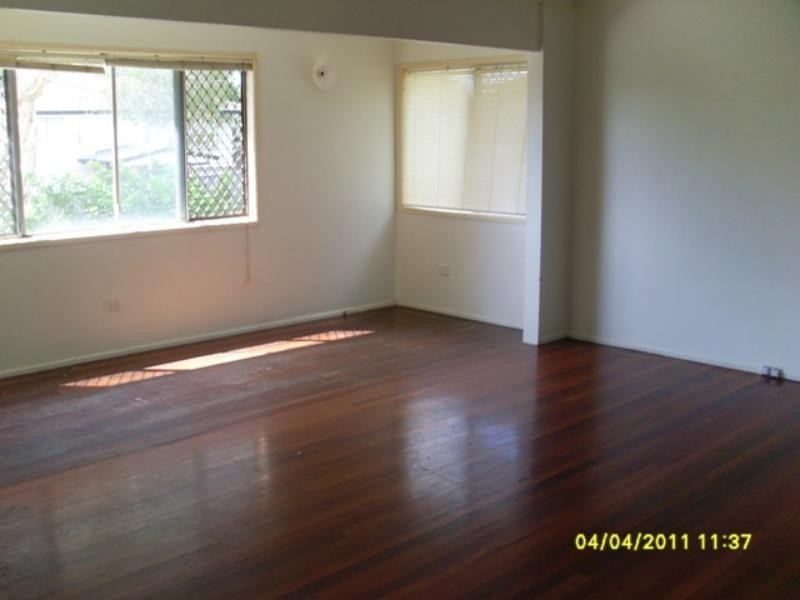 18 Poppy St, Kingston QLD 4114