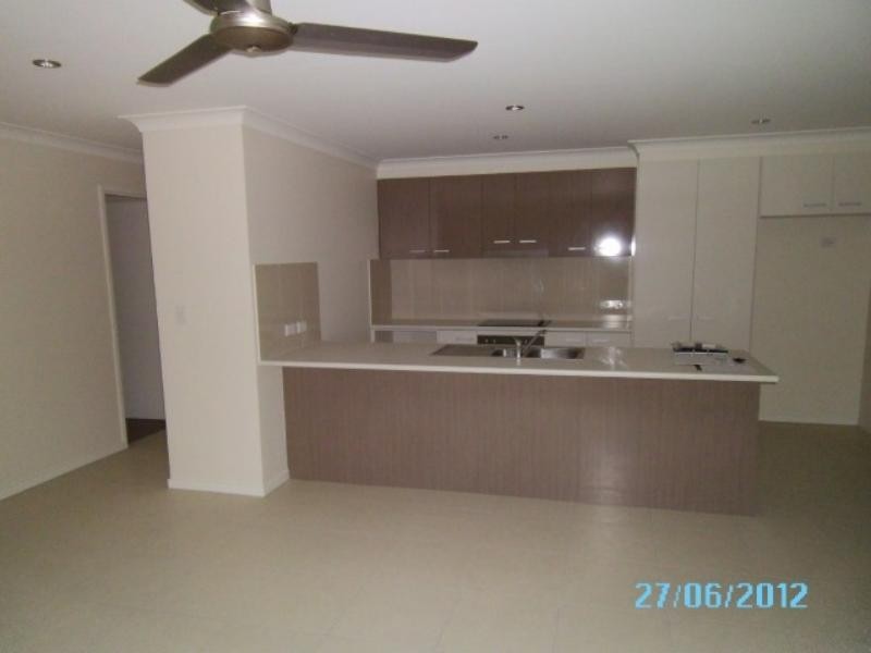 12 Lorikeet Pde, Dakabin QLD 4503