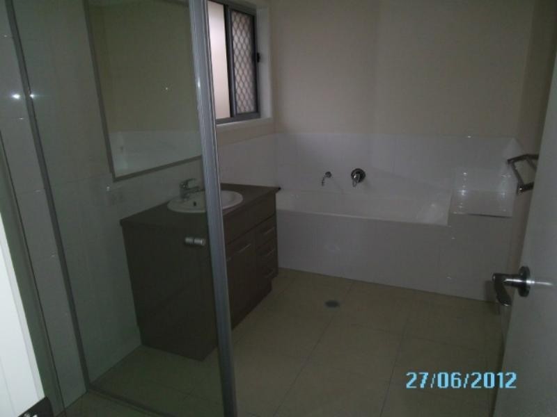 12 Lorikeet Pde, Dakabin QLD 4503