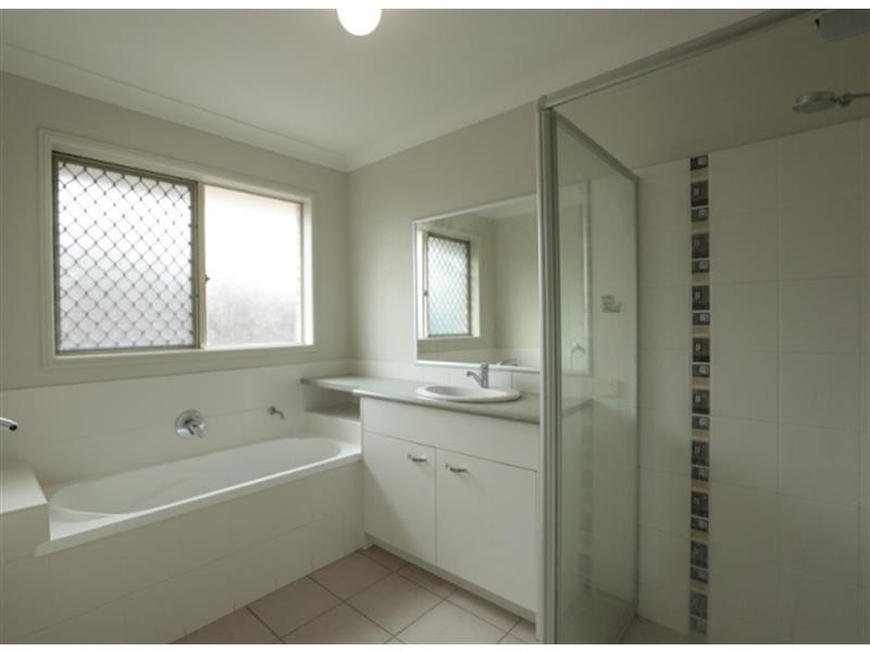 6 Whitlock Dr, Rothwell QLD 4022