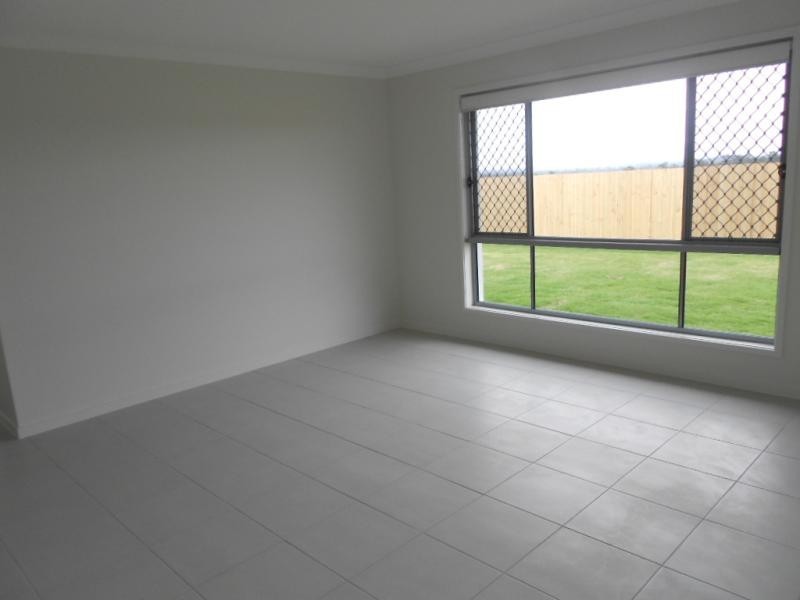 19 Stanbury Dr, Goodna QLD 4300