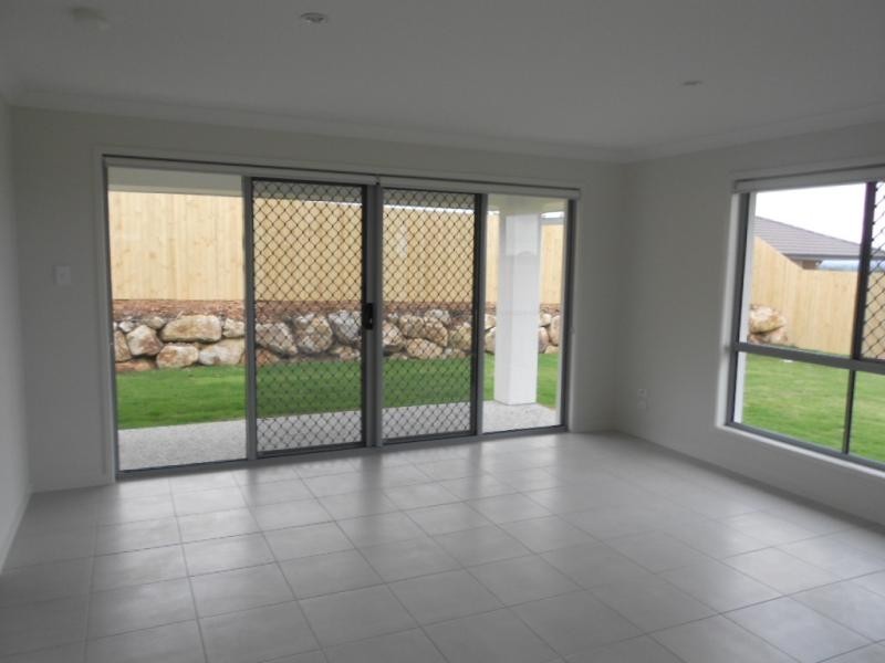 19 Stanbury Dr, Goodna QLD 4300