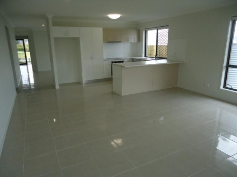 34 Hume Cct, Warner QLD 4500