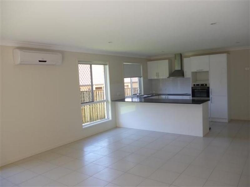 7 Lucy Ct, Augustine Heights QLD 4300