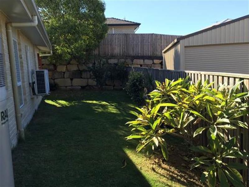 7 Lucy Ct, Augustine Heights QLD 4300