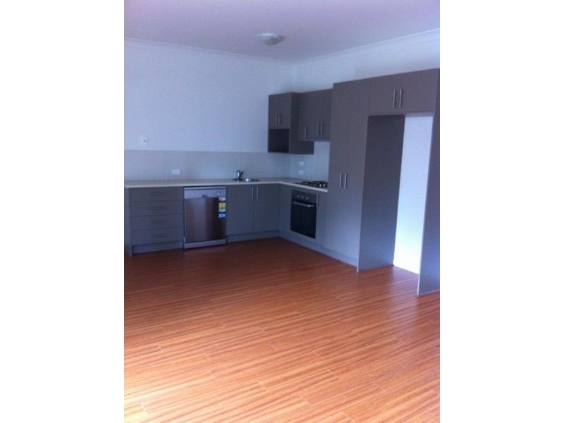 2/18 Frankland Ave, Waterford QLD 4133