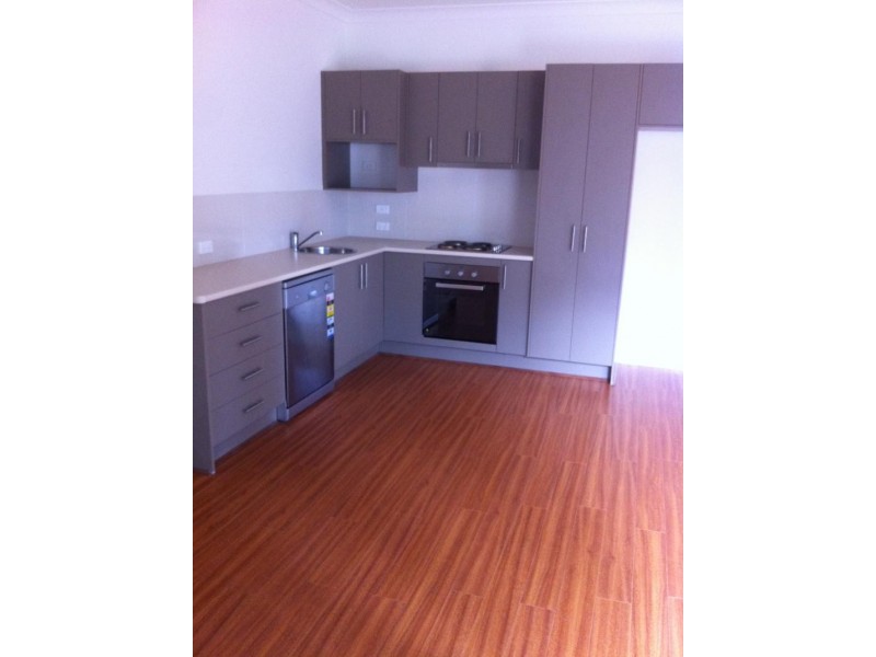 2/18 Frankland Ave, Waterford QLD 4133