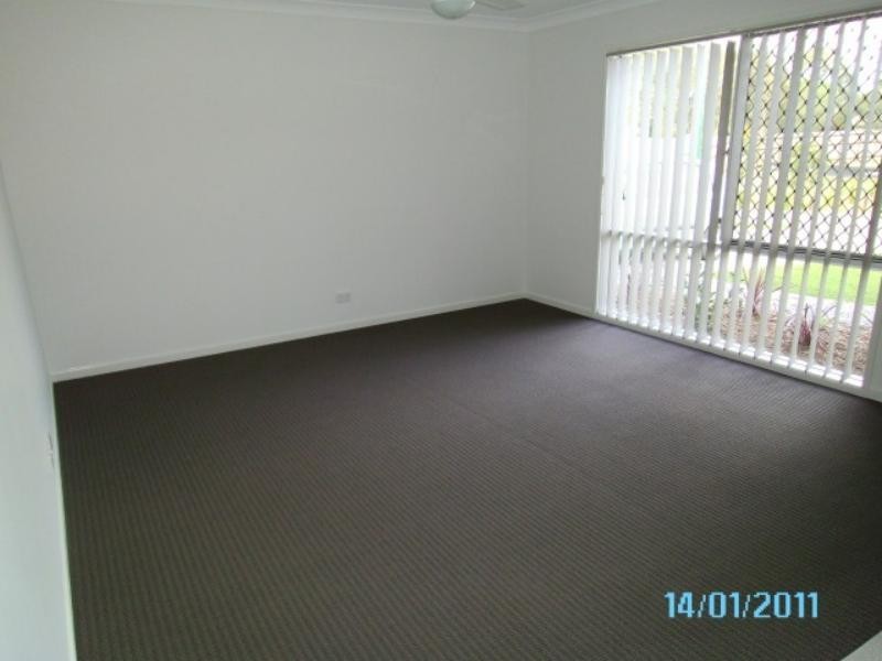 24 Adams St, Beachmere QLD 4510