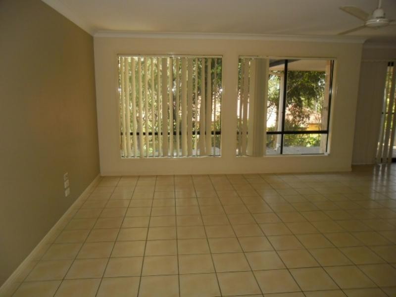 72 Leo Lindo  Dr, Shailer Park QLD 4128