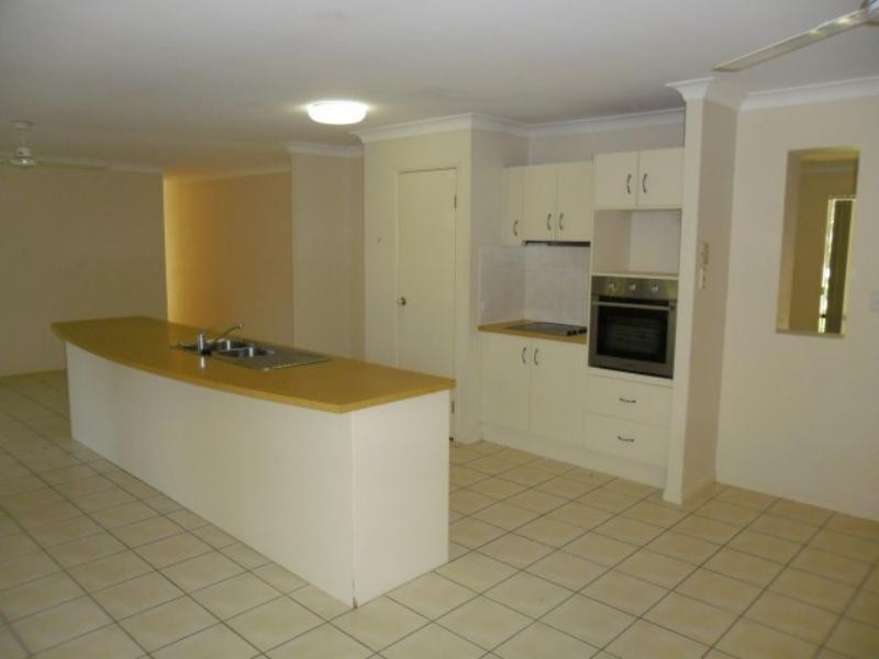 72 Leo Lindo  Dr, Shailer Park QLD 4128
