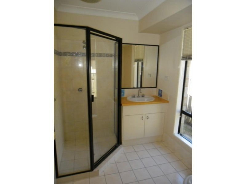 72 Leo Lindo  Dr, Shailer Park QLD 4128